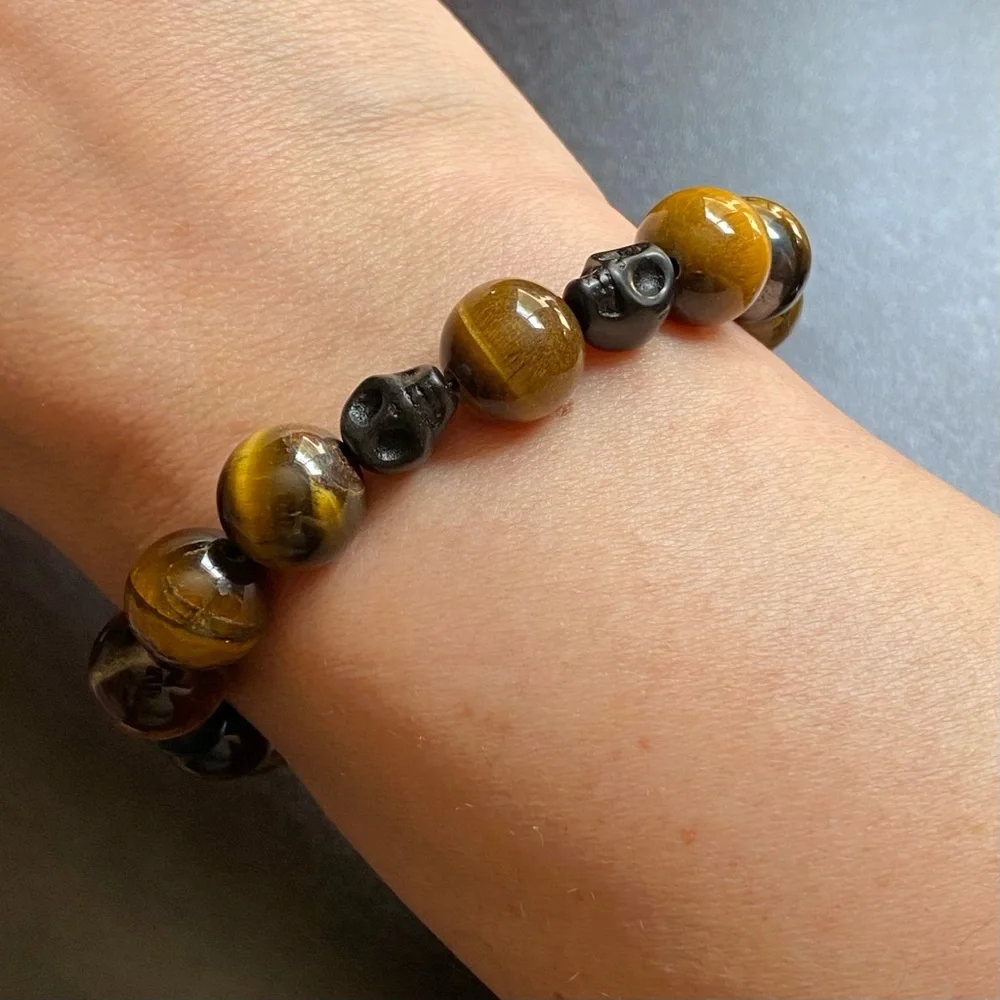 Hand Crafted Tiger’s Eye Skull Stretch Bracelet Unisex Natural Stones - Picture 1 of 5